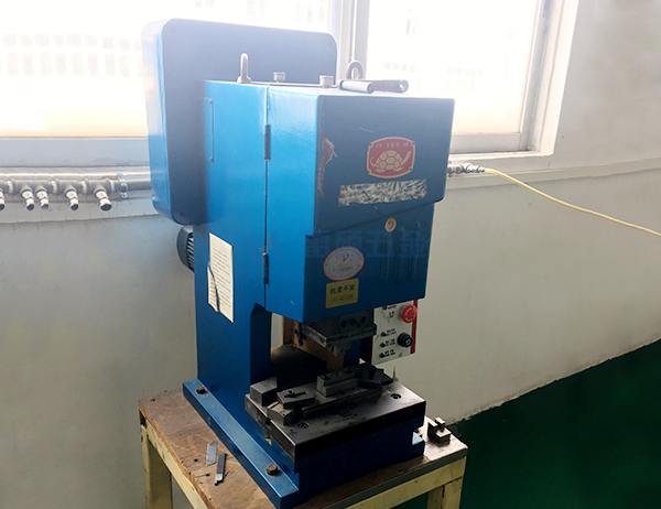 设备-3T桌（zhuō）面冲床（chuáng）